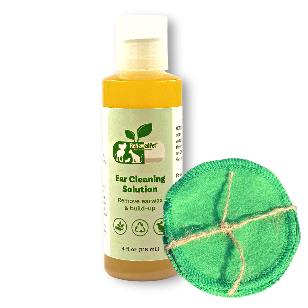 Pet ear cleaning solution bottle, 4 fl oz (118 mL), with green cleaning pad