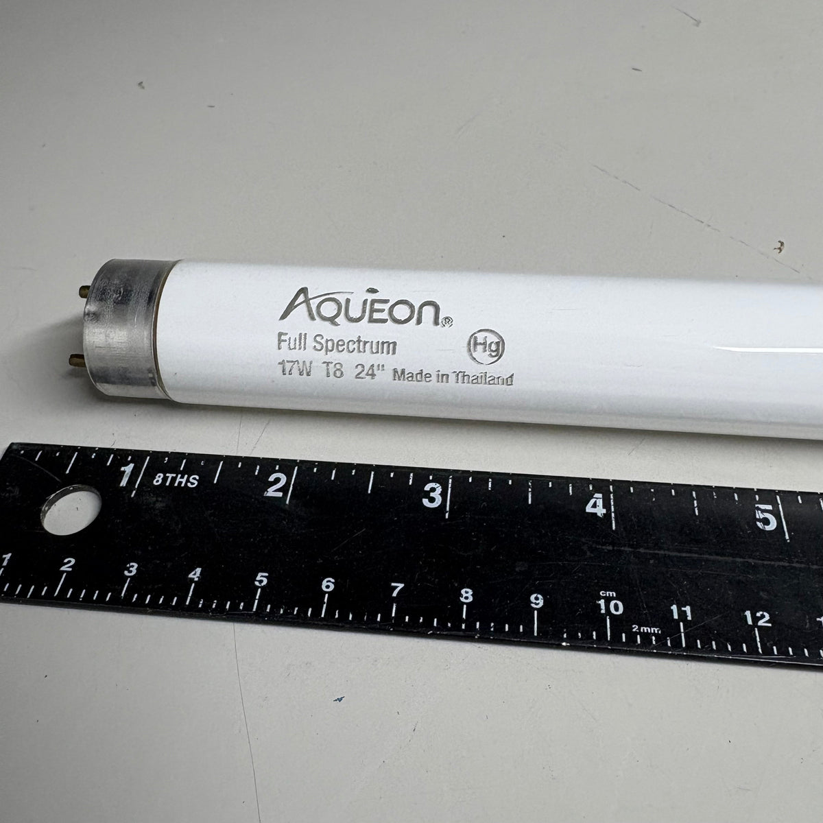 Aqueon T8 full-spectrum aquarium lamp tube, 17W, made in Thailand