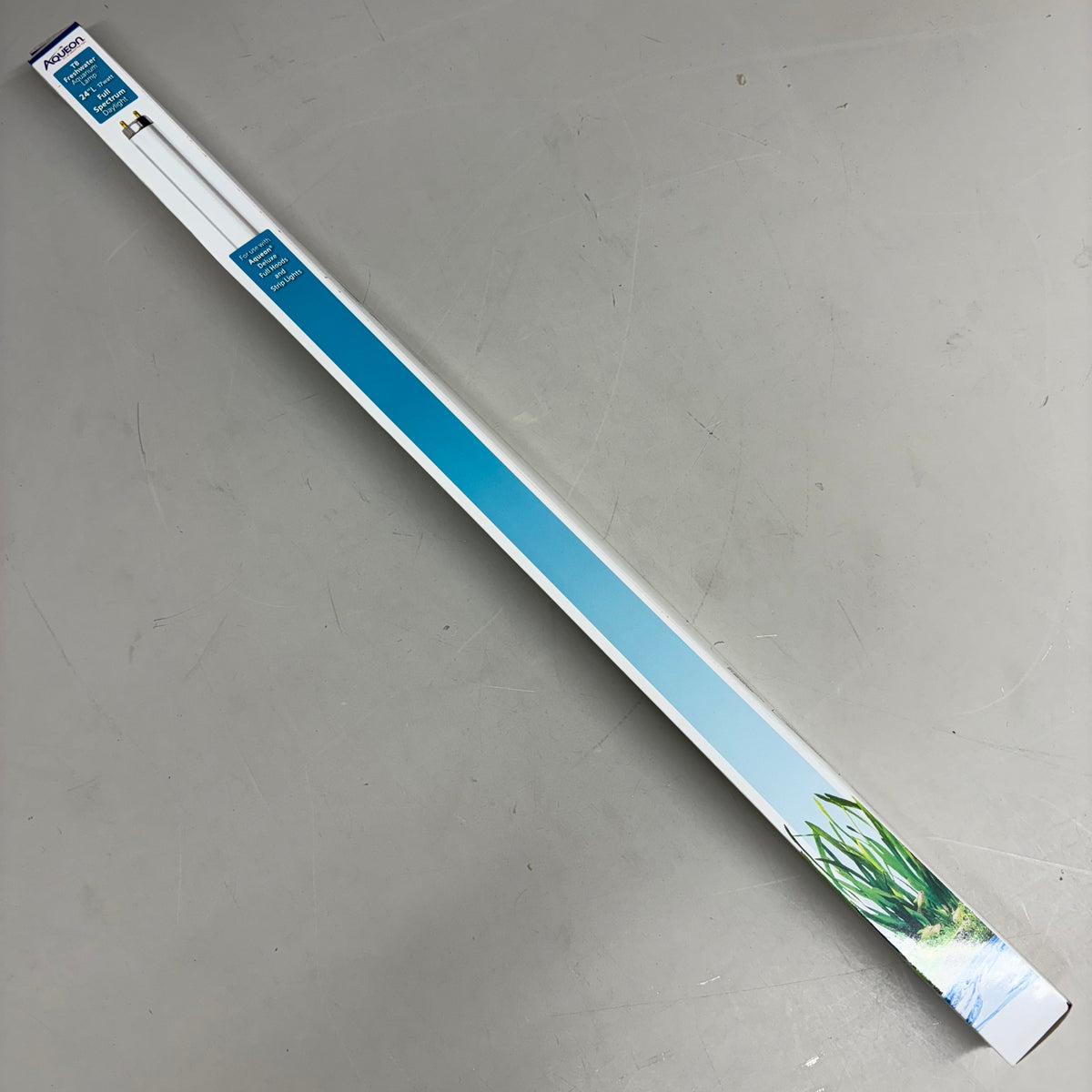 Aqueon T8 aquarium lamp tube, white full-spectrum daylight bulb