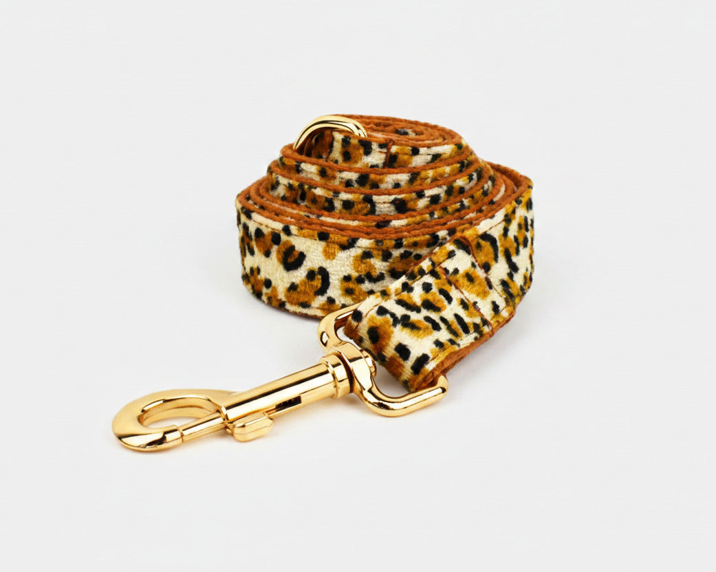 Velvet Leopard Leine im Set, braunes Leopardenmuster mit gerollter Form