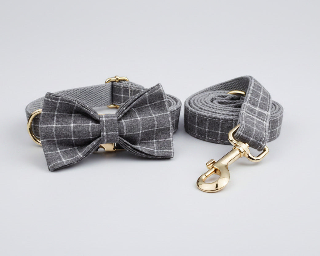 Graues Karomuster-Halsband mit Fliege und passender Leine, goldene Beschläge