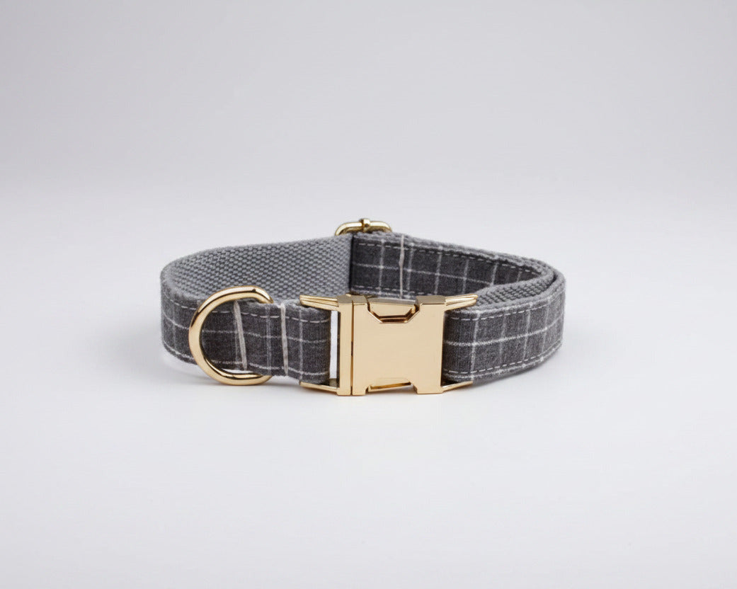 Graues Karomuster-Halsband mit goldfarbener Schnalle und verstellbarem Band